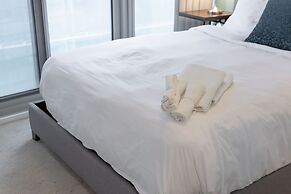 The Bay Suites - Entertainment Dist