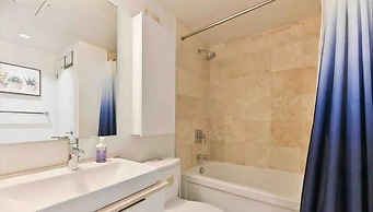 The Bay Suites - Entertainment Dist