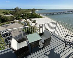 Lovers Key Beach Club