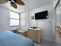 Lovers Key Beach Club