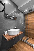 Ultima Suites Nilie Hospitality MGMT