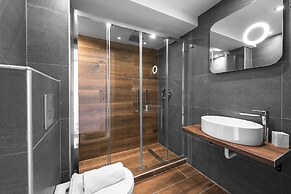 Ultima Suites Nilie Hospitality MGMT