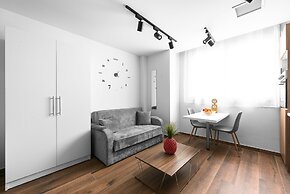 Ultima Suites Nilie Hospitality MGMT