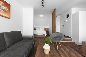 Ultima Suites Nilie Hospitality MGMT