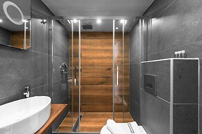 Ultima Suites Nilie Hospitality MGMT