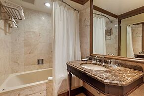 The Blakely by LuxUrban