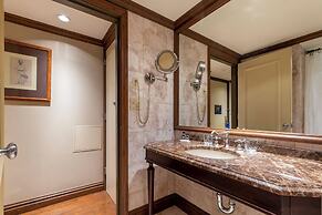 The Blakely by LuxUrban