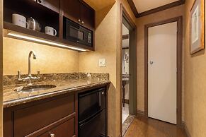 The Blakely by LuxUrban