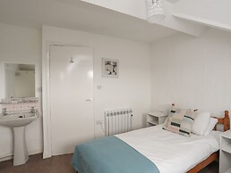 Penrhyn - 4 Ty'n Don