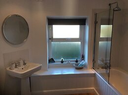 Lovely 4-bed Victorian House in Bangor by the sea