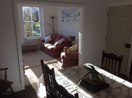 Lovely 4-bed Victorian House in Bangor by the sea