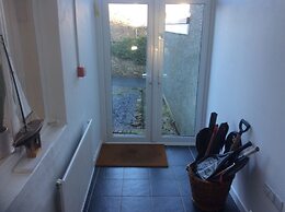 Lovely 4-bed Victorian House in Bangor by the sea