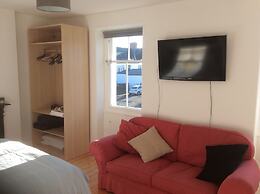 Lovely 4-bed Victorian House in Bangor by the sea