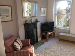 Lovely 4-bed Victorian House in Bangor by the sea