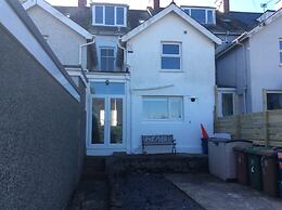 Lovely 4-bed Victorian House in Bangor by the sea
