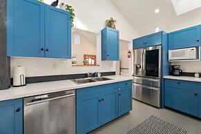 Vibrant Downtown Bungalow – Walk Everywhere!