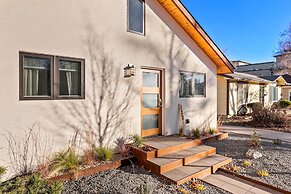 Vibrant Downtown Bungalow – Walk Everywhere!