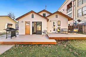 Vibrant Downtown Bungalow – Walk Everywhere!