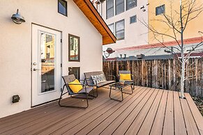 Vibrant Downtown Bungalow – Walk Everywhere!