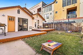 Vibrant Downtown Bungalow – Walk Everywhere!