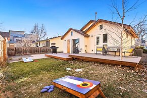 Vibrant Downtown Bungalow – Walk Everywhere!