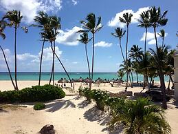 Villa Pandora Luxury Beachfront Villa in Los Corales Bavaro