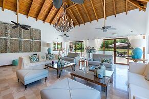 Luxurious 5-bdr Villa at Casa de Campo With Pool Jacuzzi Games Hibachi