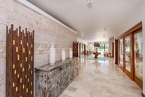 Luxurious 5-bdr Villa at Casa de Campo With Pool Jacuzzi Games Hibachi