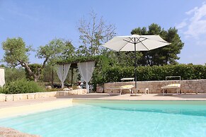 Ostuni Trullo Fiabesco con Piscina