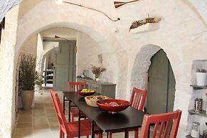 Ostuni Trullo Fiabesco con Piscina