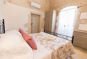 Villa Antica Riconvertita in Dimora di Lusso