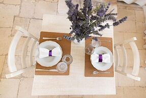 Villa Antica Riconvertita in Dimora di Lusso