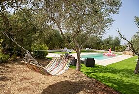 Villa Antica Riconvertita in Dimora di Lusso