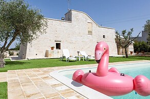 Villa Antica Riconvertita in Dimora di Lusso