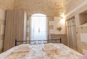 Villa Antica Riconvertita in Dimora di Lusso