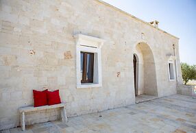 Villa Antica Riconvertita in Dimora di Lusso