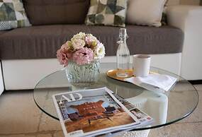 Villa Antica Riconvertita in Dimora di Lusso