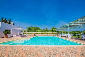 Trullo Nonna Itria Trullo con Esclusiva Piscina e Idromassaggio