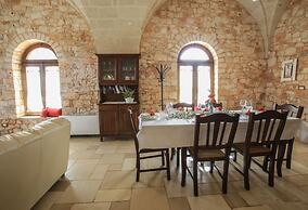 Trullo Degli Ulivi con Piscina e Idromassaggio