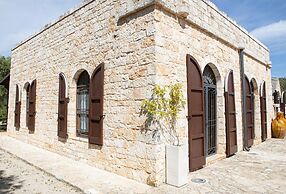 Trullo Degli Ulivi con Piscina e Idromassaggio