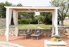 Trullo Degli Ulivi con Piscina e Idromassaggio