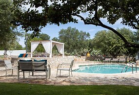Trullo Degli Ulivi con Piscina e Idromassaggio