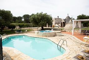 Trullo Degli Ulivi con Piscina e Idromassaggio