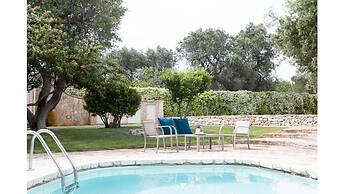 Trullo Degli Ulivi con Piscina e Idromassaggio