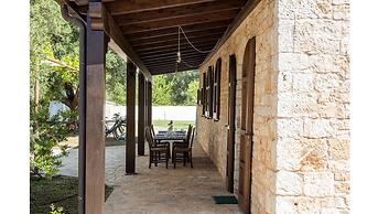 Trullo Degli Ulivi con Piscina e Idromassaggio