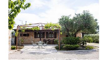 Trullo Degli Ulivi con Piscina e Idromassaggio