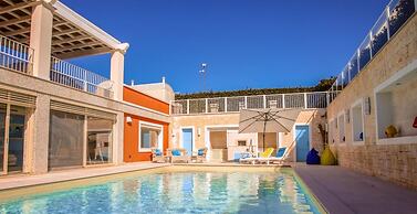 Villa Caraitria Lussuosa Villa con Piscina Privata
