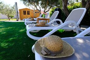 Tenuta con due Abitazioni Indipendenti e Piscina