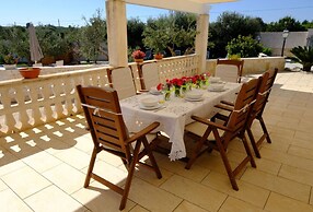 Tenuta con due Abitazioni Indipendenti e Piscina