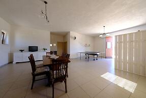 Tenuta con due Abitazioni Indipendenti e Piscina